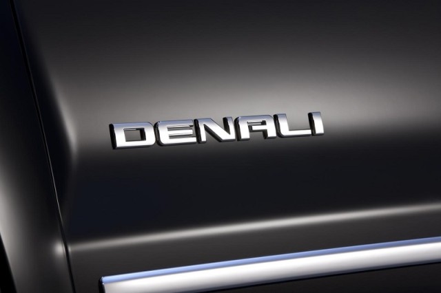 2014 GMC Sierra Denali (3).jpg